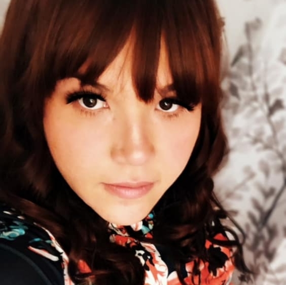 Meet your Posher, Debra - Picture 1 of 1